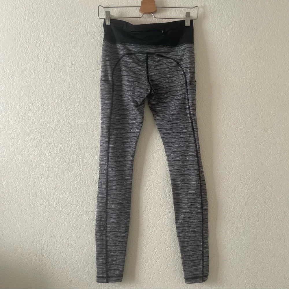 Lululemon Speed Tight II Textured Wave Stripe Gray